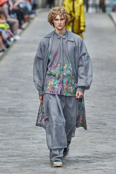 Look 26